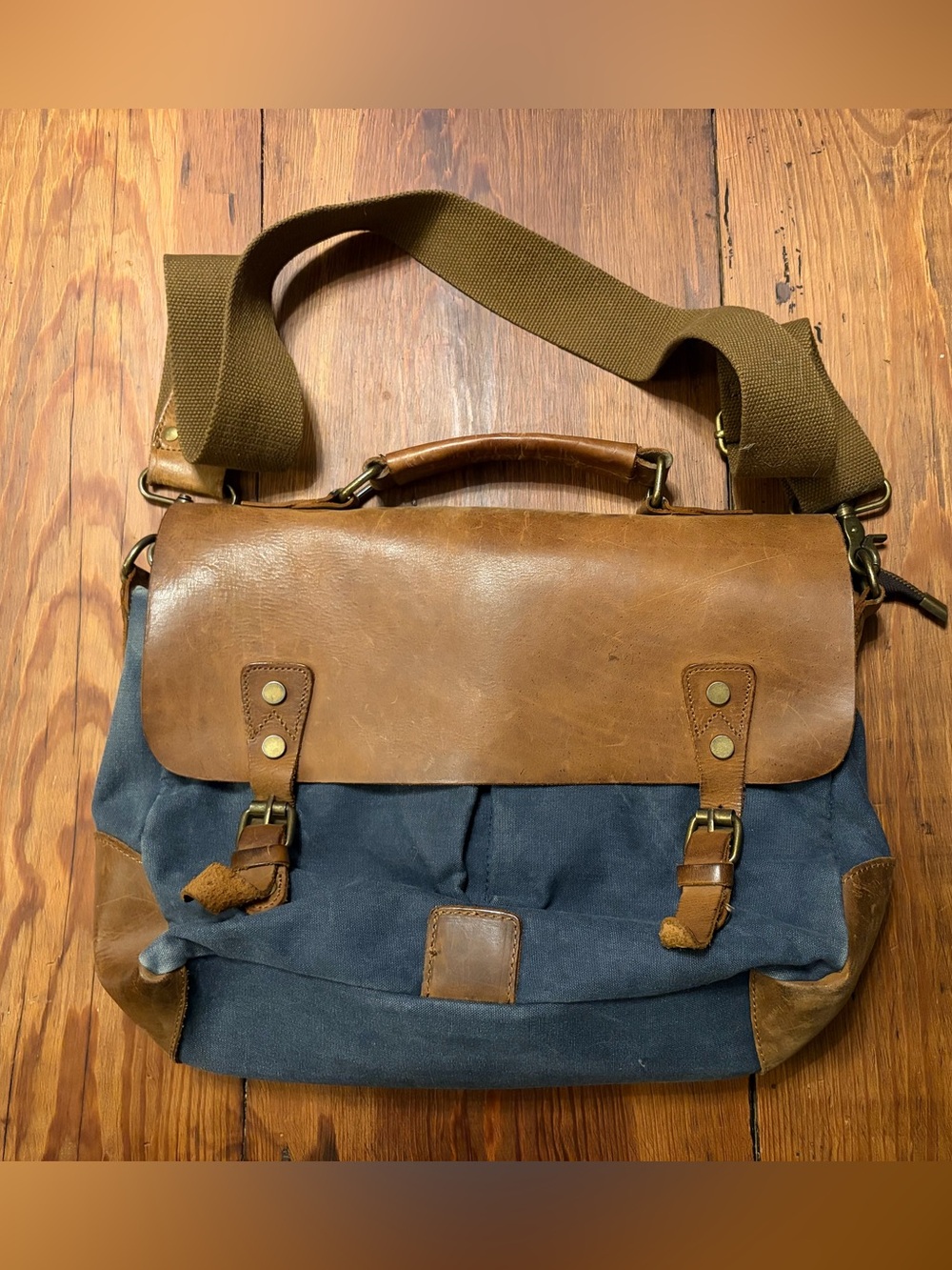 Smriti canvas messenger bag